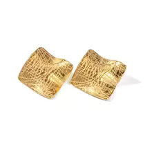 Cracky Pattern Golden Earrings